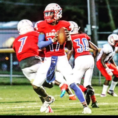 Official Recruiting Page🏈#17 r.i.p. big sister #longlivekeke💔🙏 class of '21📚quarterback/athlete🏈 6’2 ft 170 pds. email:hunterquentavious17@gmail.com