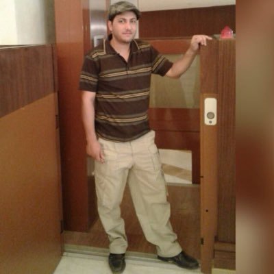 والمرء بالأخلاق يسمو ذكره ... وبها يفضل في الورى ويوقر