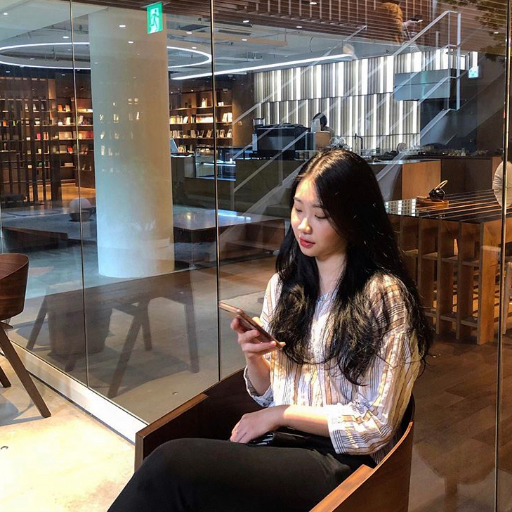 pripri_ns7's profile picture. FXを始めて3ヶ月で150万溶かした貧乏OLの私が"超簡単な必勝法"に出会い、たった17日で63万円の利益を叩き出しました🤭その【FX必勝トレード~Secret~】を毎月15名様限定で配布中。定員に達し次第、配布打ち切るので早めに受け取ってくださいね。