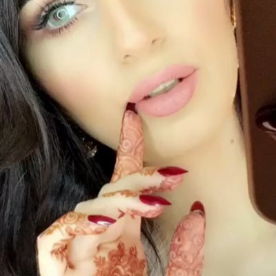 حكمتي دائما :كلام الناس اشبه بالتراب , اذا لم يتطاير بالهواء فهو يداس بالاقدام ...عش عفويتك فالالسنة لن تصمت .