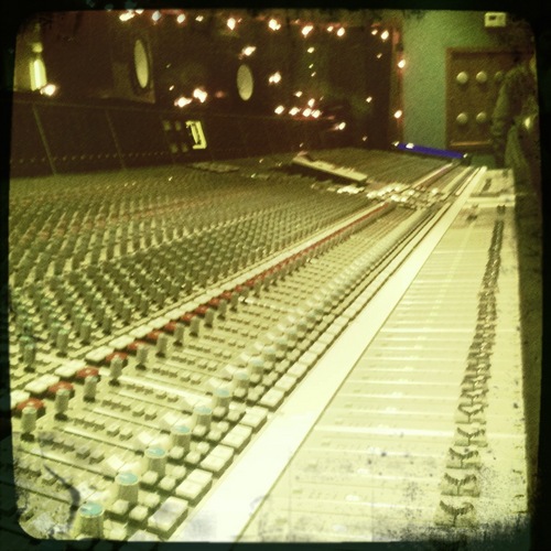 javihooch's profile picture. I move faders and push buttons....they gave me a Grammy