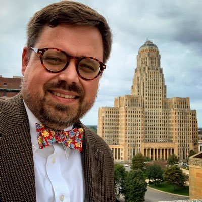 Buffalonian. Storyteller. Bow tie wearer. @bishoptimonhigh Eng 9/10. @BNChronicles writer for @TheBuffaloNews. 716 Pop Culture Historian at https://t.co/IoaBrZpnF5