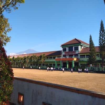 Official SMA Negeri 1 Purbalingga Twitter Page. ig: @smanegeri1purbalingga
FB: SMA Negeri 1 Purbalingga