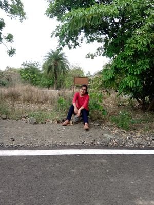 ShrutikaKanska1's profile picture. Love to learn and learn to love 💜