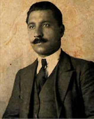 celal_eli's profile picture. Mîr Celadet Alî Bedirxan;
 Wêjenas, zimanzan, nivîskar, dîplomat û siyasetmedarê kurd. Bi 7 zimanan dizane, zimanê kurdî werdigerîne al