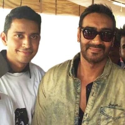 I m a die hard fan of AJAY DEVGN & AKSHAY KUMAR sir..