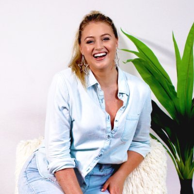 From fashion to wellness to beauty, @Iskra's ready to go all in! Go #allinwithiskra Wednesdays at 10am PST. @kincommunity 
📧: allinwithiskra@kincommunity.com