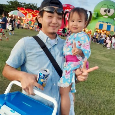 とーしぃー 沖縄市空港通りで大乱闘 激レア 米軍の問題は こんな近くにあるんだ しかも道路のど真ん中だし笑 迫力がえげつない笑笑 T Co 6yq9xatbdr