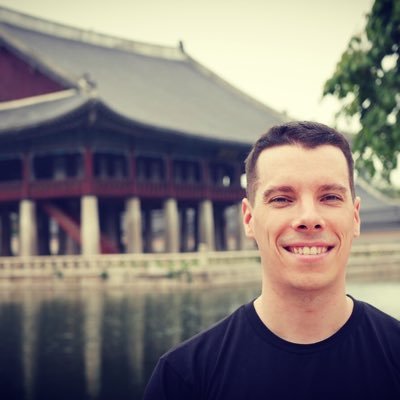 Tutur_Etn's profile picture. J'écris mes tweets avec mes mains pleines de doigts. Ils ne volent généralement pas très haut.