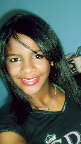 Fah_ls's profile picture. eu mostro a língua, falo palavrão.eu sou maluca, mas com o tempo você se acostuma.eu vivo pra ser feliz e não pra ser normal ! :D