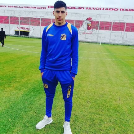 Quien lleva una sonrisa en su rostro, lleva una pelota en sus pies.