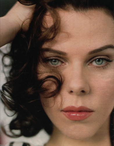 Debi Mazar Profile