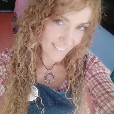 Ihintzi's profile picture. Agitando la varita.
Yo Soy.