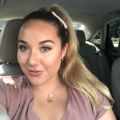 📲 Social Media & Community Coordinator
📱 Digital Media Marketing student @ George Brown College
👩🏼🎓Ryerson University Urban & Regional Planning Graduate