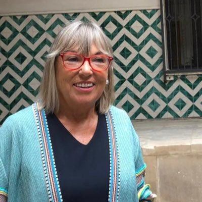 Abogada. Feminista y socialista. Defensora de los derechos humanos de las mujeres. V premio Igualdad del Consejo General de la Abogacía Española