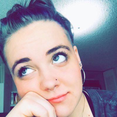 Aspiring Set designer, local barista ☕️, dog mom, she/her
