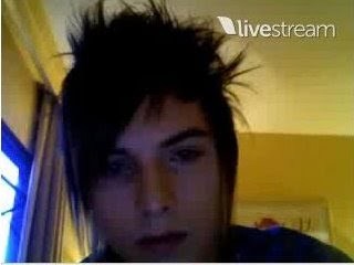 sou uma fan completamente apaixonada pelo restart e por iso que fiz esse twitter pra demonstrar o tanto que eu amo eles i love restart