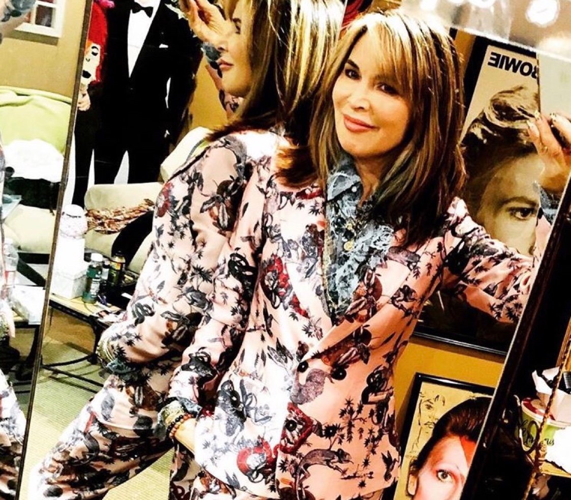 I love tweeting in support of @laurenkoslow Kate! Like her official facebook page!