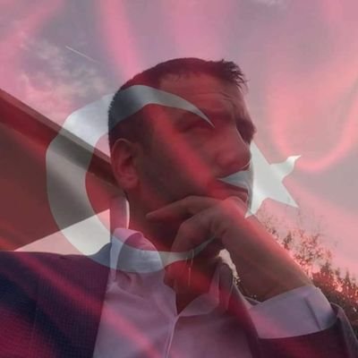 Zerrece tamahım yoktur, şu dünyanın varına.
Rızkımı veren Hüdadır, kula minnet eylemem...