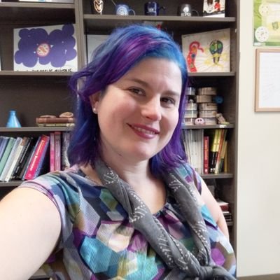 Single #scimom, Assistant Professor of Bio, geek, wine lover, SCUBA diver, photographer, novelist, RPGer, football fan, awesome lady (her/she) Views are my own