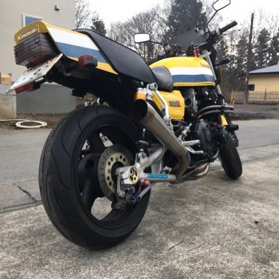 バイク好きな 太ったおっさんです！無言フォローしまくり。すいませんm(__)m DMでの 初めての ご挨拶は いりません。