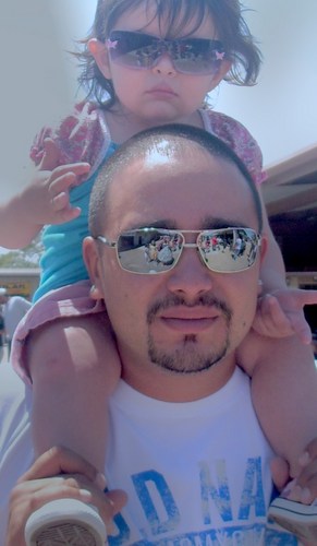 I work in construction. i love to read and spend time with my family. I have 2 girls one boy.