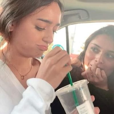 AlexaXcache's profile picture. C a l l e Y P o c h é 👭
S e r e n d i p i a 👩‍👩‍👧
🏳️🌈