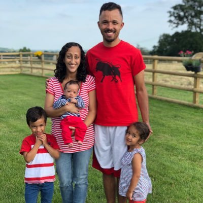 eliiizabeth's profile picture. Your [not so] average Jesus loving, graphic designing, blog writing, book reading, music listening, chick flick watching, art appreciating wife and momma.