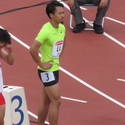 陸上100m走をやってました。日本選手権6位全日本実業団3位PB10.31 10.26(+2.1m)現在陸上休業。 2020年より新札幌陸上クラブ監督。代表。 多くの入会希望者お待ちしております。 入会希望者は「新札幌陸上クラブ」ホームページまで！個人指導、その他依頼はDMして下さい。