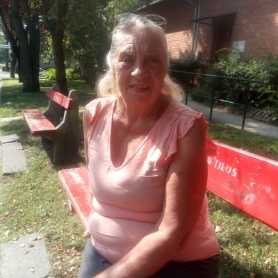 IvancsikEvi's profile picture. a mosolyom