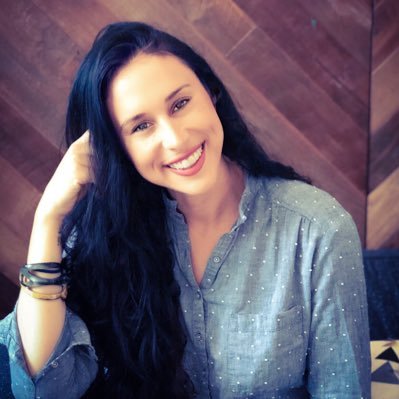 Business & Career coach 🥊 + speaker 🎤 who helps entrepreneurs & motivated individuals grow what they love.