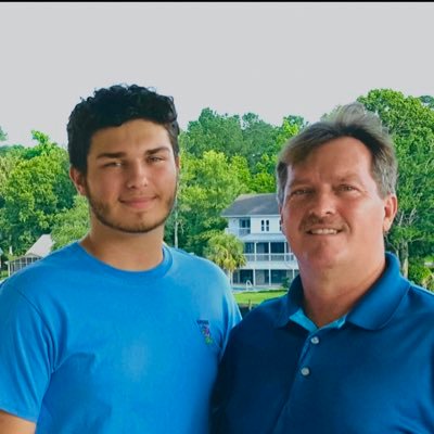 God, family and Country🇱🇷. Married. Owner of Poole Automotive, LLC. Love my family and Blessed to work every day with my 3 brothers. Methodist baseball ❤️⚾️