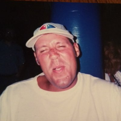 rizc32's profile picture. 