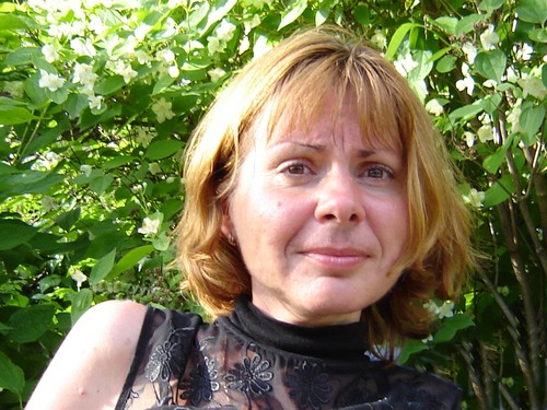 Веду блог рассказывающий как самостоятельно создать и продвинуть сайт, а также о заработке в интернете