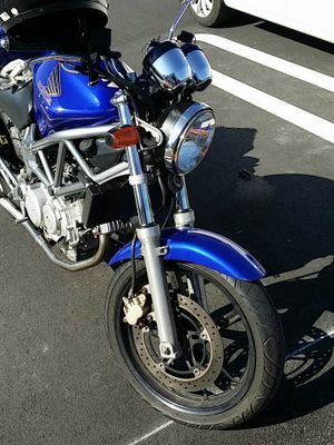 kobe9lives's profile picture. web屋さん。神戸住み。バイク好き。映画好き。本好き。焼き肉好き。しぶとい人好き。しぶとく在りたい。