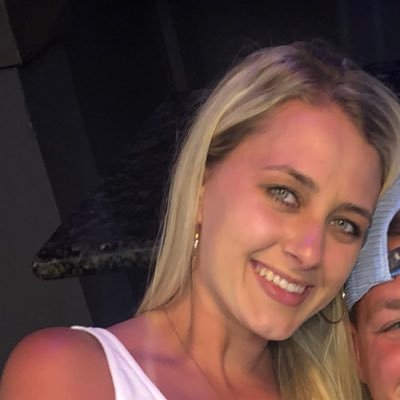 britt_warren3's profile picture. Don't ever let anyone dull your sparkle✨