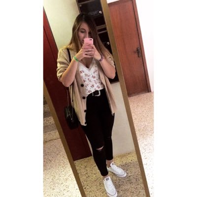 _martamilla's profile picture. 23. Cuántas cosas perdemos por miedo a perder. RZ 💙🦁