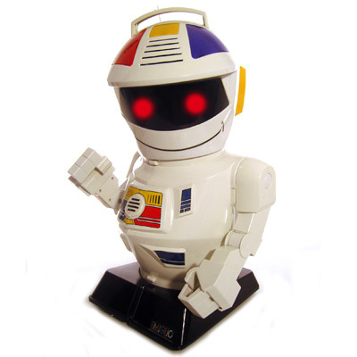 I'm the world's only robotic golf gear expert, and I'm in charge of equipment for http://t.co/gcflMpceyY. Check it out immediately!