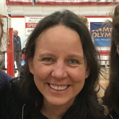 Lover of people, and laughing, and any type of hot beverage. Blogging at https://t.co/Vt7VwPaJUb