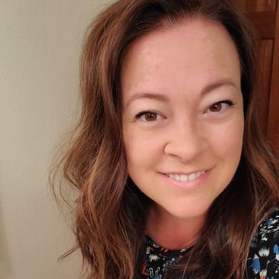 Jack of all trades, master of only a few.
Marketing specialist; lead in social media, communication; former newspaper reporter with a ❤ for the interview.