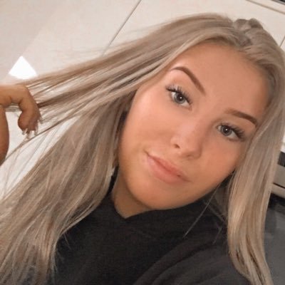 Caitlin86213385's profile picture. 17💋👠🌹❤️