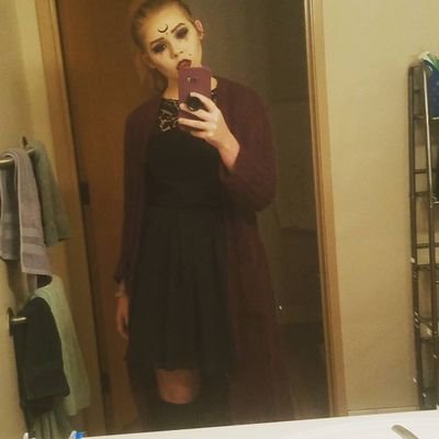 PhobicFoxEmily's profile picture. amateur tree hugger