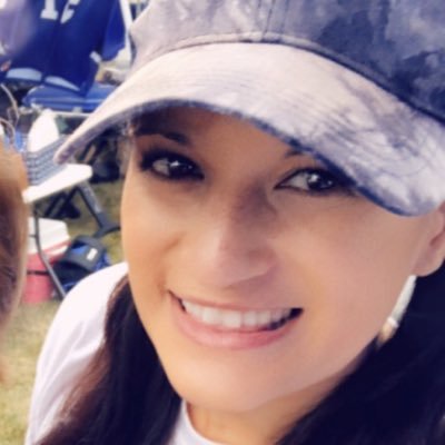 hulagirl28's profile picture. 