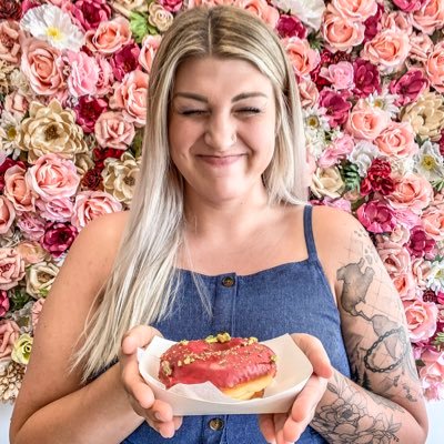 AmyHoov80691441's profile picture. Well I’m back. Hey Twitter, it’s been a while.