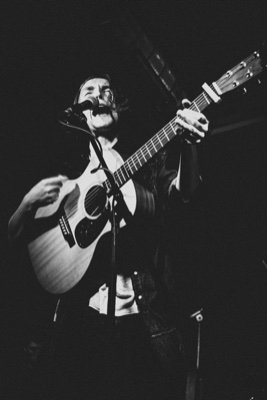 Singer-songwriter from Glasgow, Scotland
Professional Musician
Debut Ep, 'Jill' Out Now.
https://t.co/h9fHMyAmHE