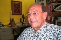 Guerrista de niño; guerrilero en la juventud; francotirador de ojo certero y pulso firme al escribir de polítca
