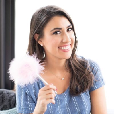 I write ‘By Popular Demand’, a newsletter about marketing & pop culture 💌 Making the Brand podcast host. #PopChat creator. Instructor @UF. BSB fangirl. #UCF