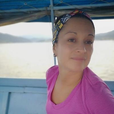 iguanaleja's profile picture. La vida es para vivirla y caminarla. Soy feminista, migrante, comunicadora social y ciudadana en este loco y aún complejo mundo. 🇨🇴❤️🇵🇪