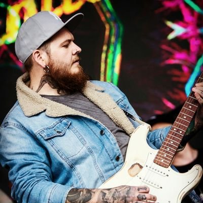 Professional Musician/ Guitar Tutor/ Session Guitarist - for more info or to contact me to play on your music follow: https://t.co/glFSAmLVAN