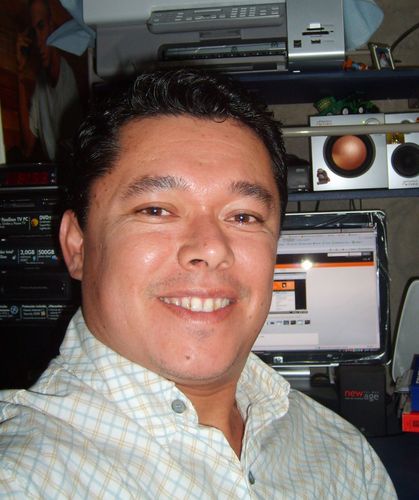 Emprendedor en internet desde hace 3 años, abierto al aprendizaje, conocimiento continuos y su aplicación inmediata